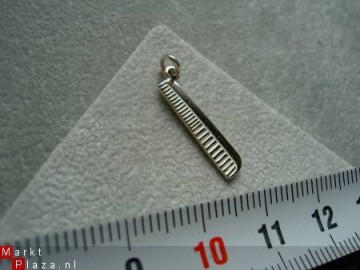 Zilveren kam hanger