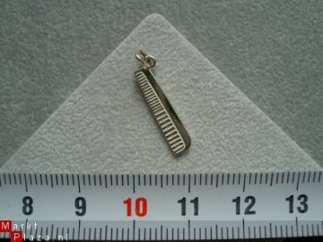 Zilveren kam hanger