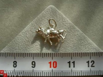 Zilveren koe hanger