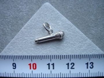 Zilveren microfoon hanger