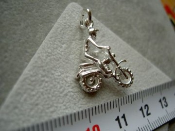 Zilveren Crossmotor motor hanger