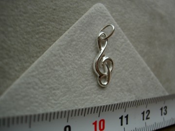 Zilveren muzieksleutel hanger