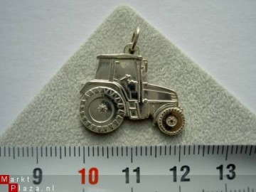 Zilveren trekker traktor hanger groot