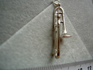 Zilveren trombone hanger