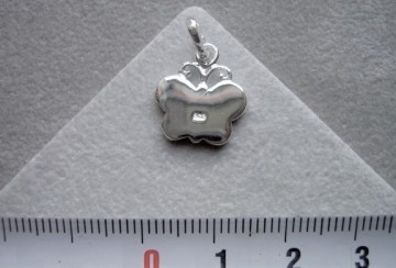 Zilveren vlinder hanger roze parelmoer