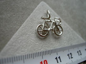 Zilveren wielrenfiets racefiets hanger 18mm