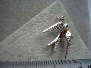 Zilveren zwaluw hanger (1)