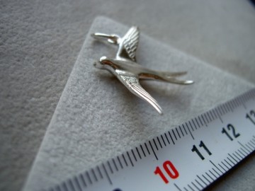 Zilveren zwaluw hanger (2)