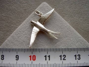 Zilveren zwaluw hanger (2)