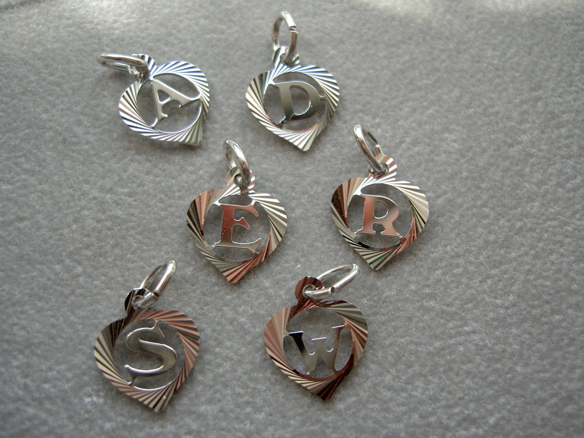 Zilveren letter 10mm in - Letters - Budgetjuwelier